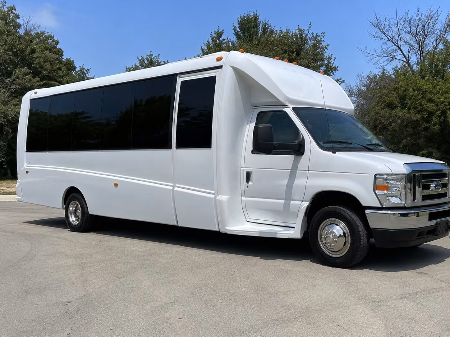 party buses for derby week concerts and live events in louisville