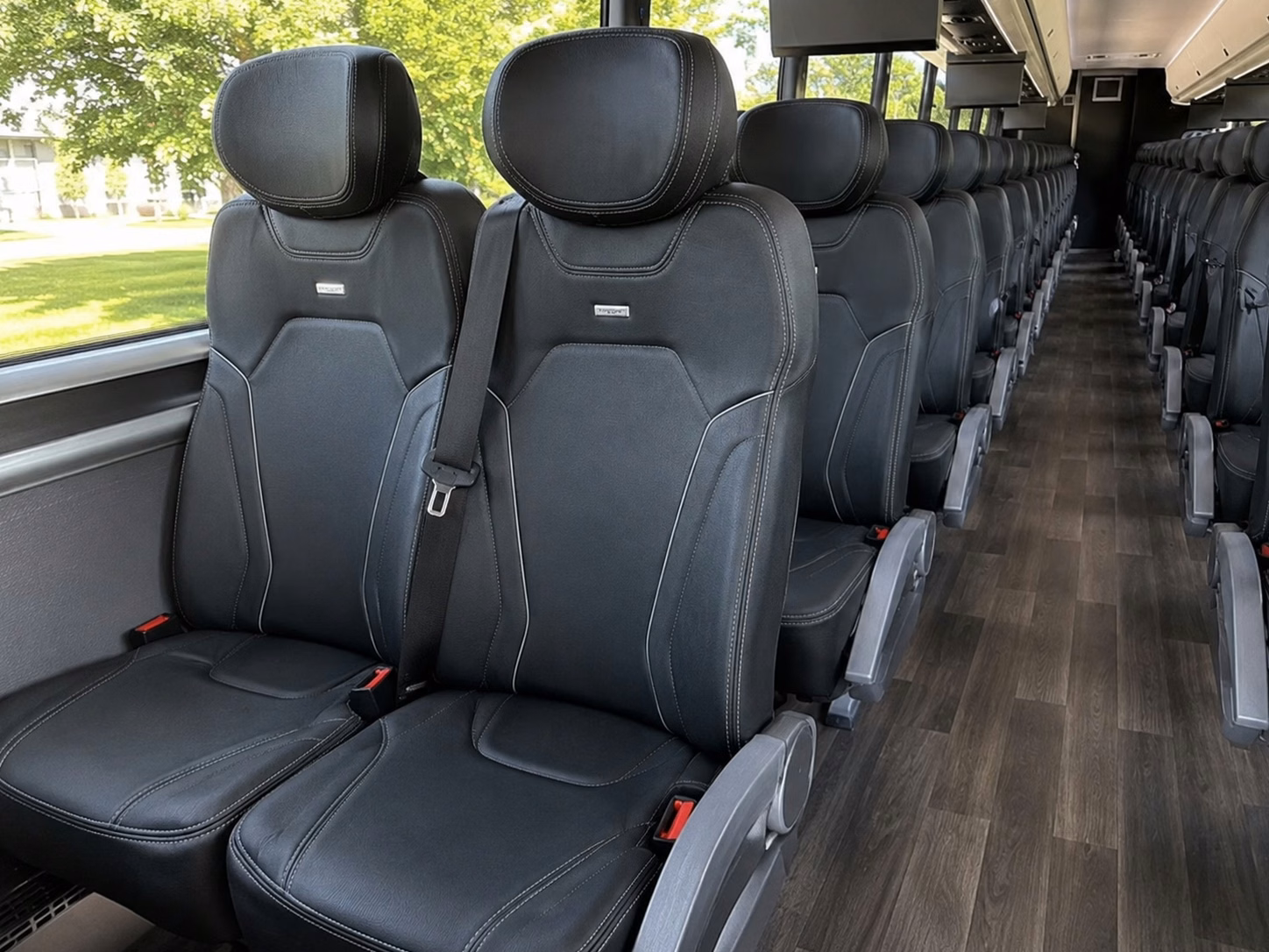 shuttle your guests between louisville hotels and your wedding venue without the headache